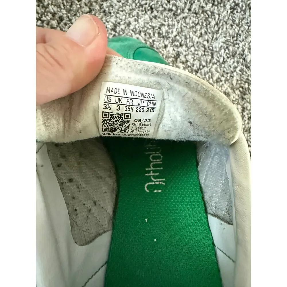 Adidas gazelle suede green/white shoes size 3.5